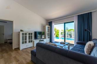 Thumbnail von Bungalow mit Swimmingpool und Meerblick