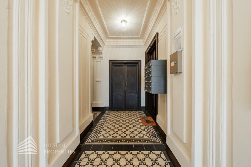 Thumbnail von Großzügige 2,5 Zimmer-Altbauwohnung in ruhiger Lage des 9. Bezirks! Nähe Liechtensteinpark