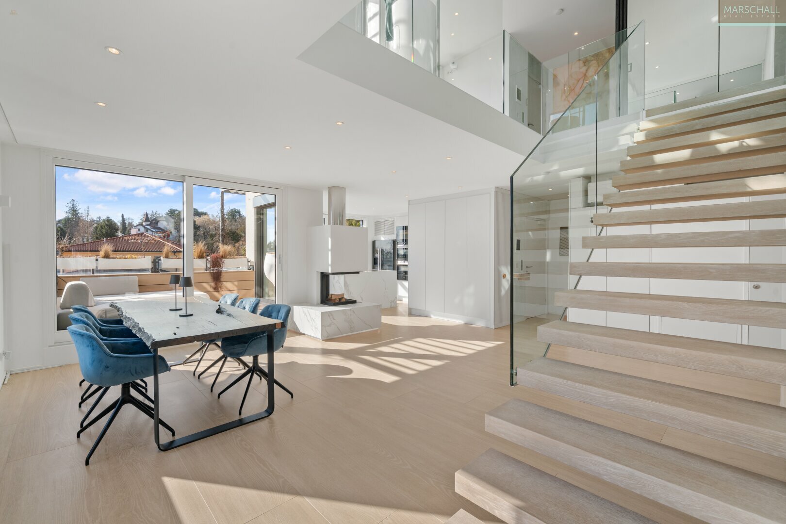 Exklusiver Dachgeschoßtraum mit Fernblick