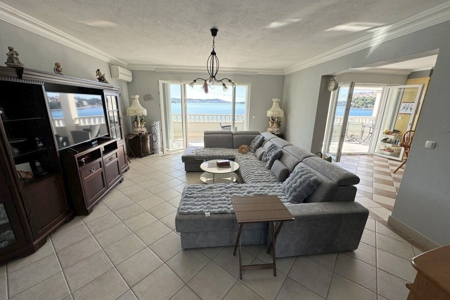 Thumbnail von Mediterrane Villa direkt am Strand