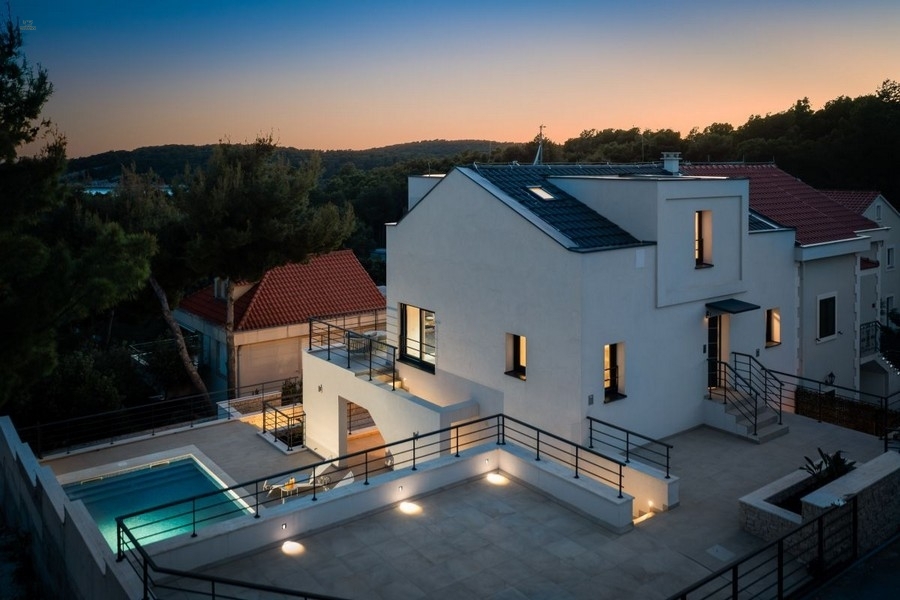 Thumbnail von Moderne Villa mit Pool nahe dem Meer