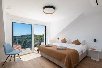 Thumbnail von Moderne Villa mit Pool nahe dem Meer