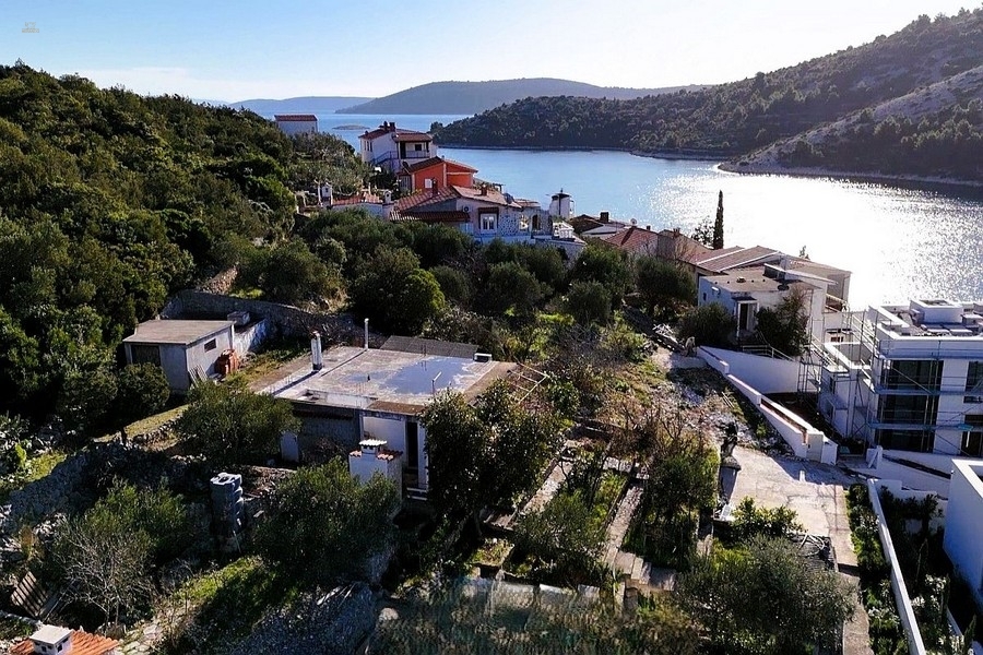 Thumbnail von Bungalow zur Renovierung - attraktive Lage, Region Trogir