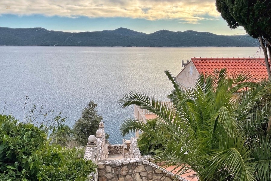 Thumbnail von Mediterrane Villa in der ersten Reihe zum Meeresufer, Region Dubrovnik