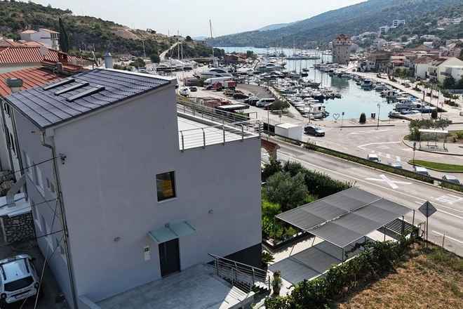 Apartmenthaus direkt am Hafen
