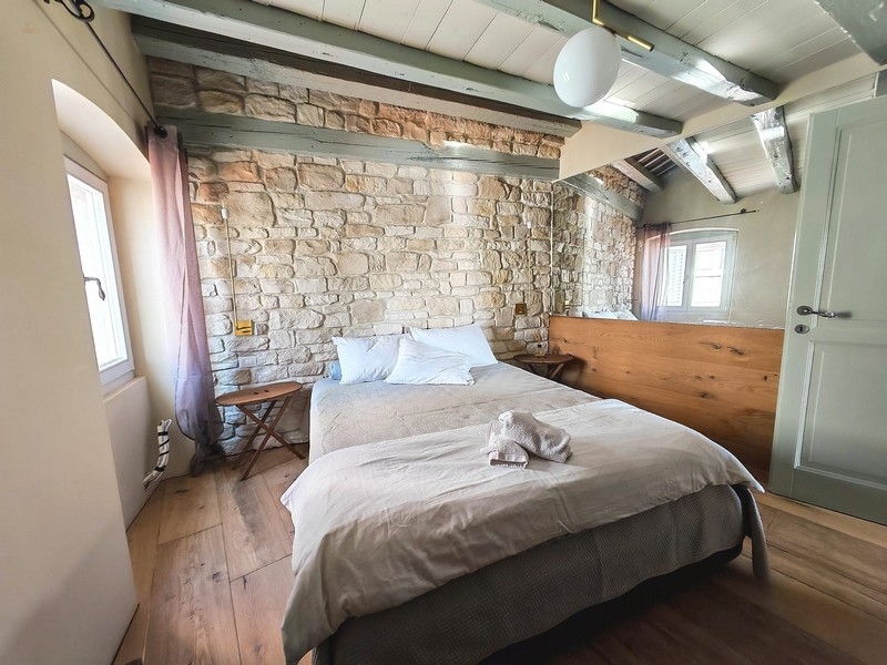 Thumbnail von Charmante Dachgeschosswohnung mit Galerie und schönem Meerblick