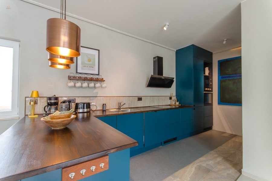 Thumbnail von Moderne Villa mit drei Wohneinheiten