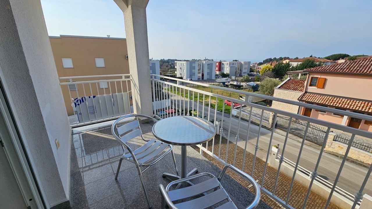 Wohnung mit Balkon und Blick bis zum Meer