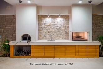 Thumbnail von Moderne Villa mit mediterranen Elementen und Panorama-Meerblick