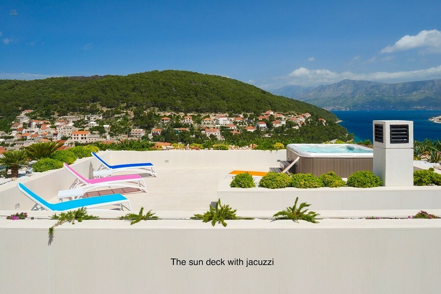 Thumbnail von Moderne Villa mit mediterranen Elementen und Panorama-Meerblick