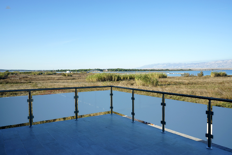 Thumbnail von Moderne Neubau-Villen mit Blick auf das Meer in der Region Zadar, Dalmatien