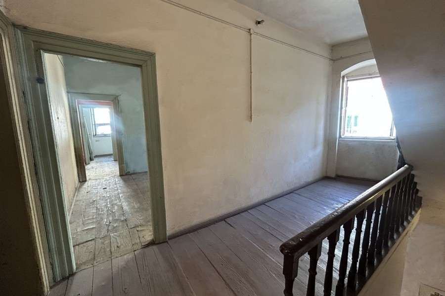 Thumbnail von Wohnung und Dachgeschoss nahe dem Meer - zur Renovierung