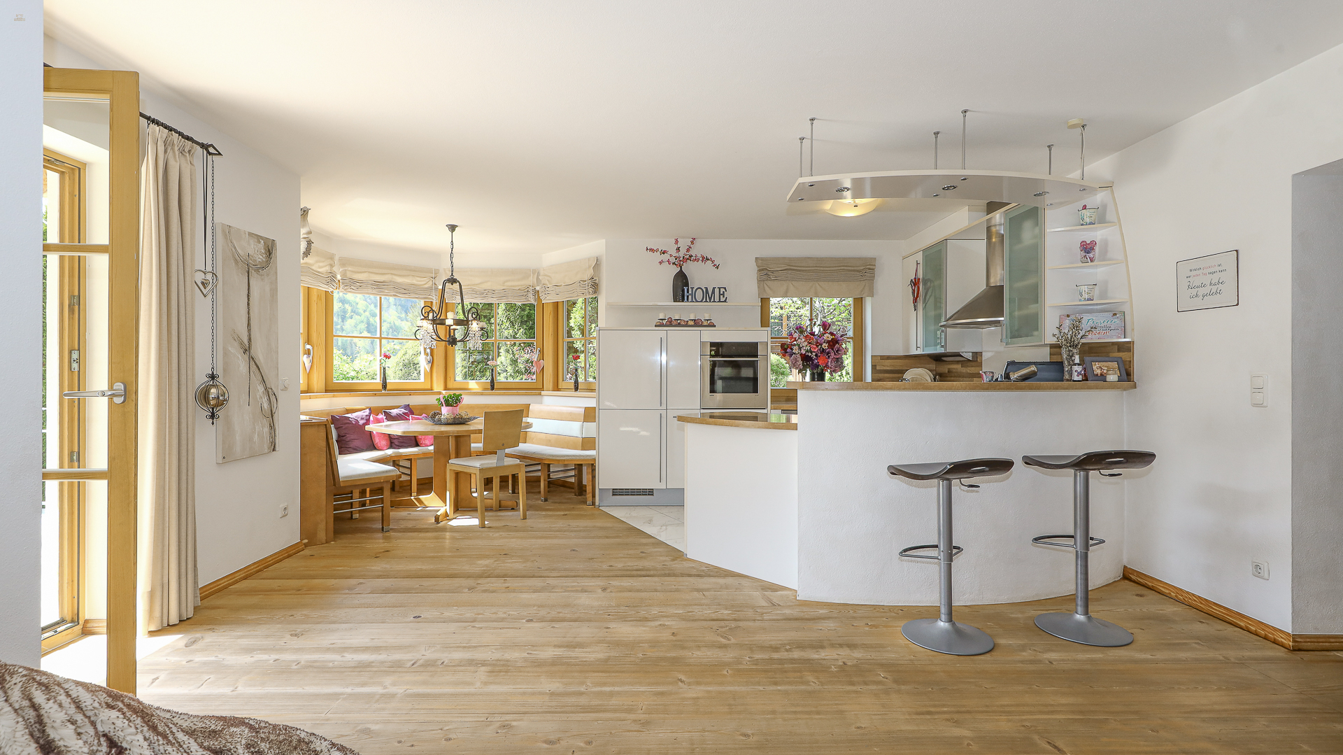 Thumbnail von Großzügiges Einfamilienhaus in traumhafter Lage