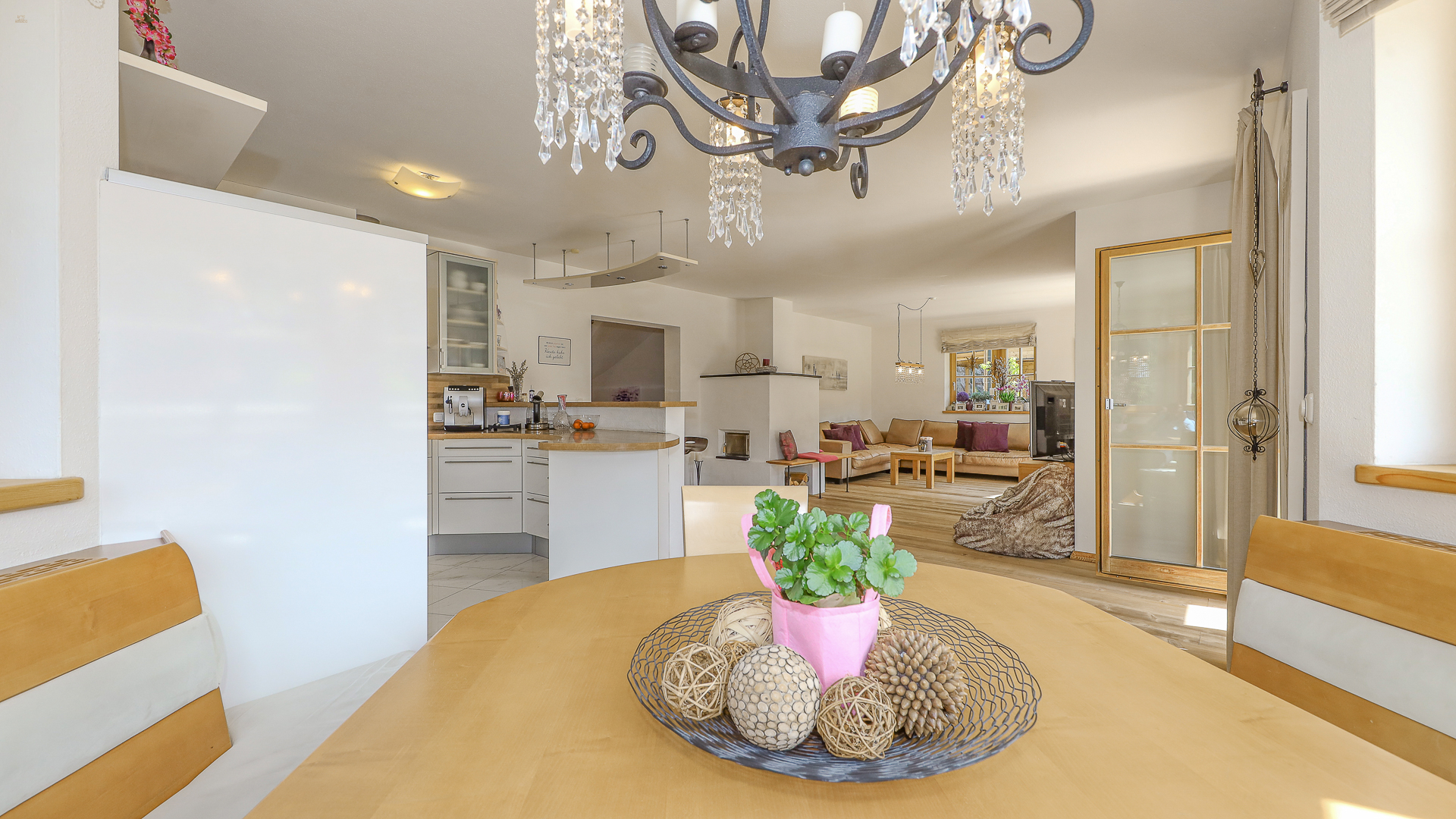 Thumbnail von Großzügiges Einfamilienhaus in traumhafter Lage