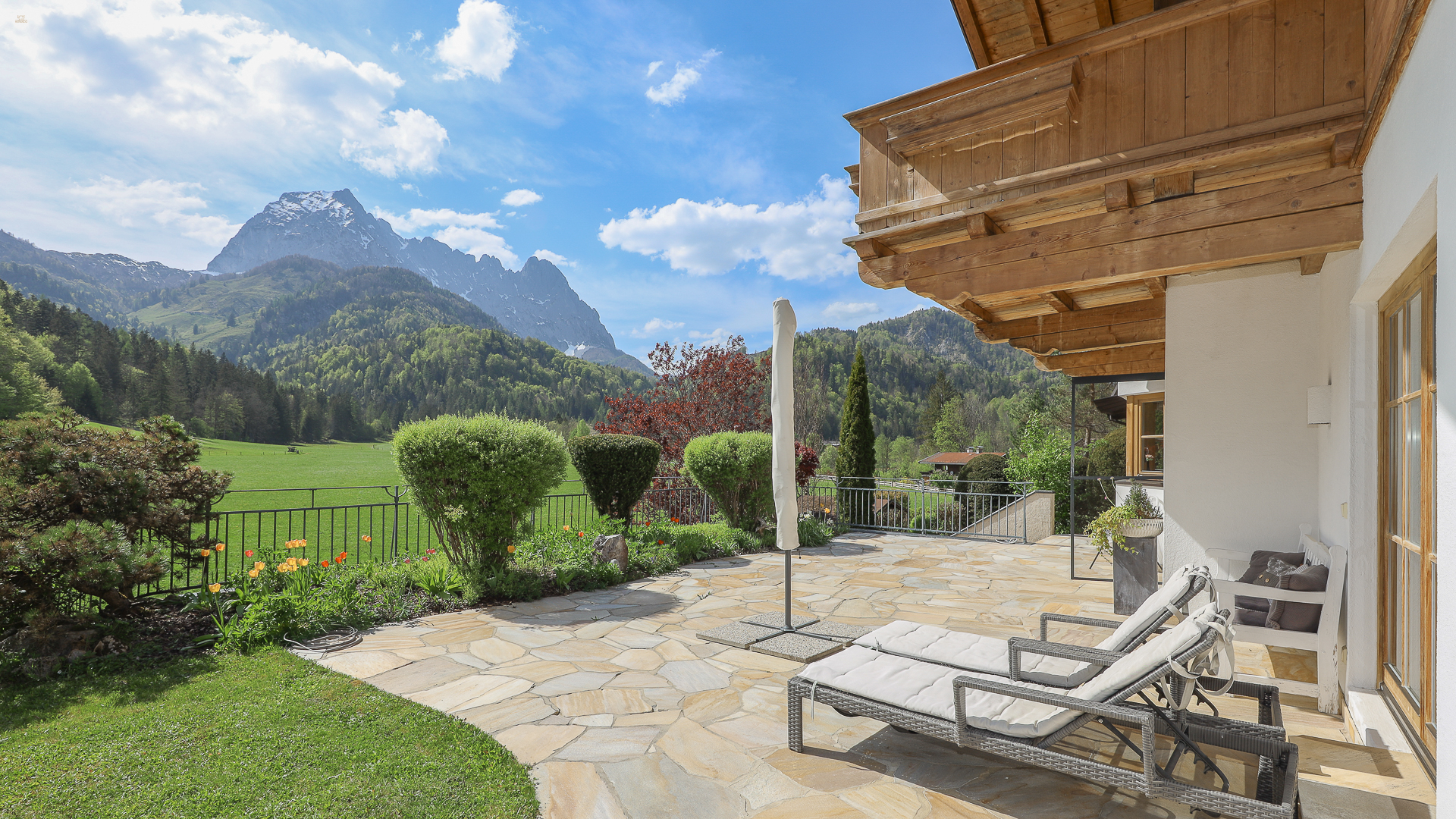 Thumbnail von Großzügiges Einfamilienhaus in traumhafter Lage