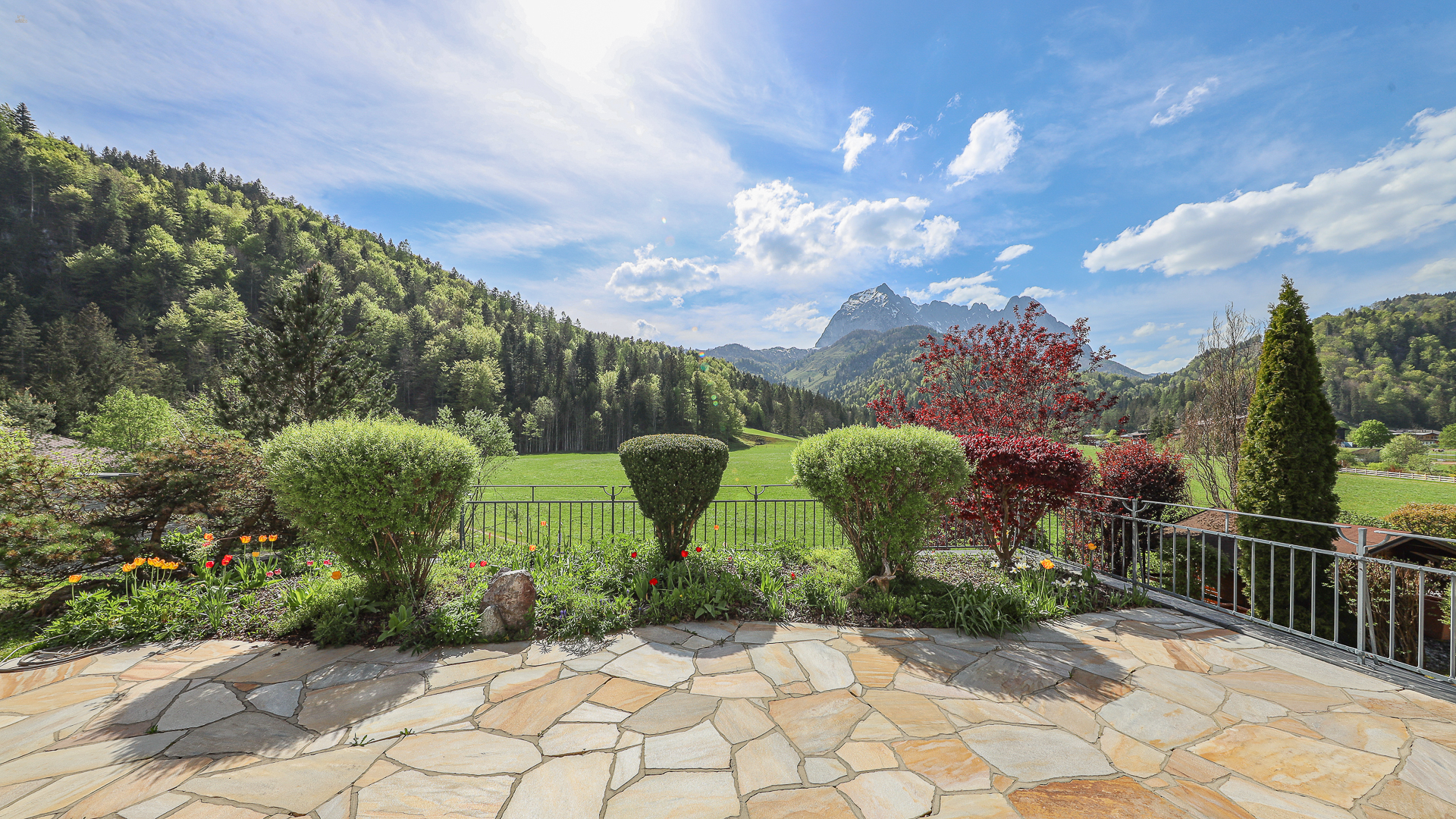 Thumbnail von Großzügiges Einfamilienhaus in traumhafter Lage