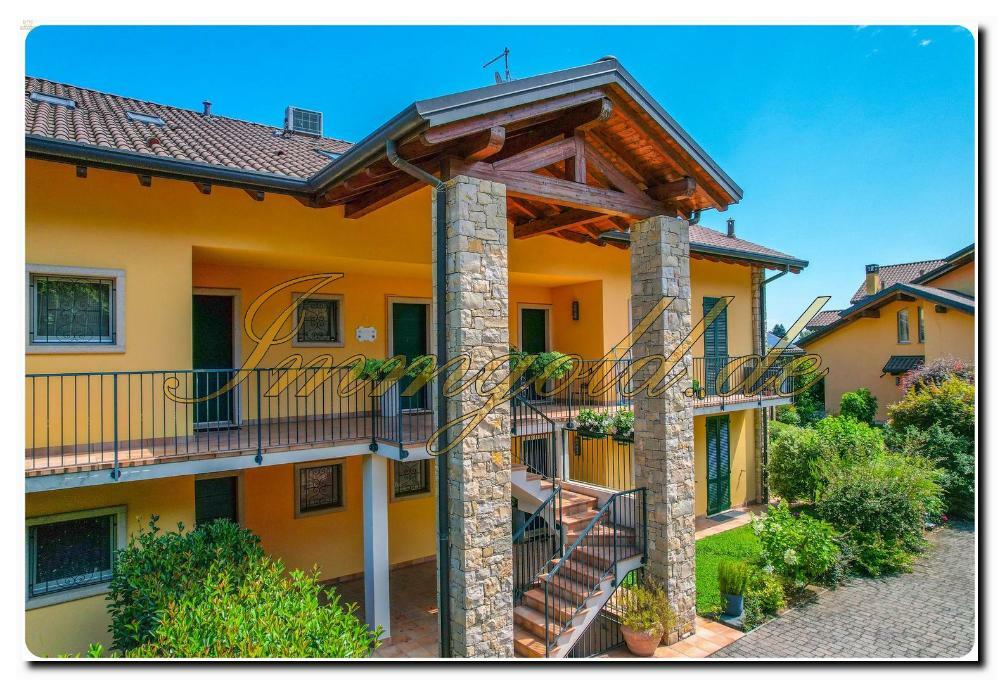 Thumbnail von Immogold Lago Maggiore, attraktive Maisonette in moderner Wohnanlage mit beeindruckendem Seeblick und exklusivem Gemeinschaftspool – ideal für alle, die Komfort, Ruhe und Lebensqualität schätzen.