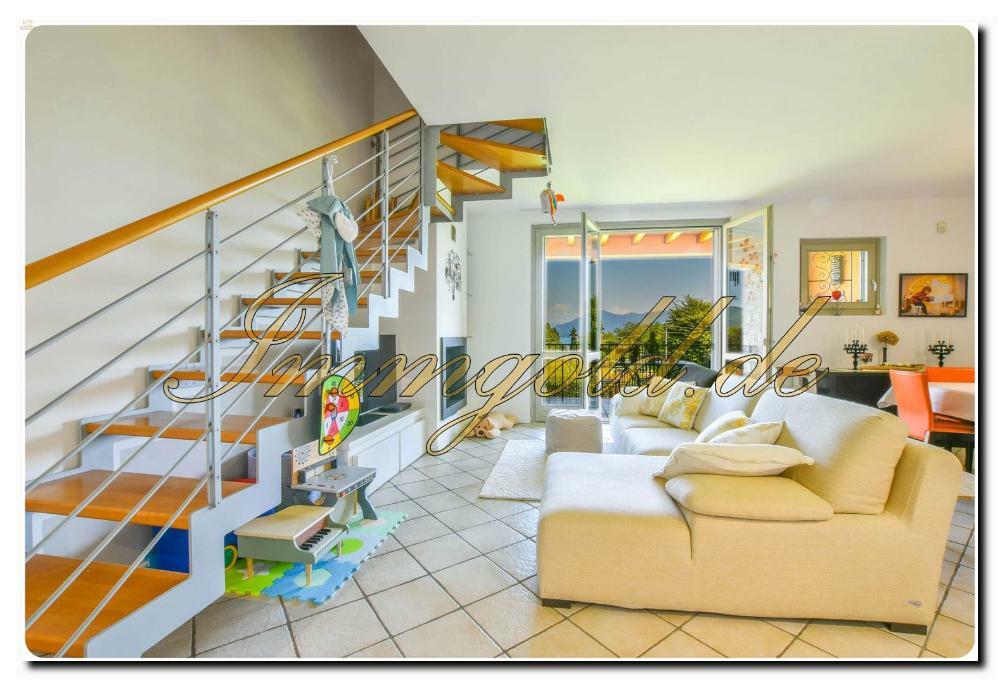 Thumbnail von Immogold Lago Maggiore, attraktive Maisonette in moderner Wohnanlage mit beeindruckendem Seeblick und exklusivem Gemeinschaftspool – ideal für alle, die Komfort, Ruhe und Lebensqualität schätzen.
