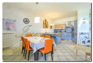 Thumbnail von Immogold Lago Maggiore, attraktive Maisonette in moderner Wohnanlage mit beeindruckendem Seeblick und exklusivem Gemeinschaftspool – ideal für alle, die Komfort, Ruhe und Lebensqualität schätzen.