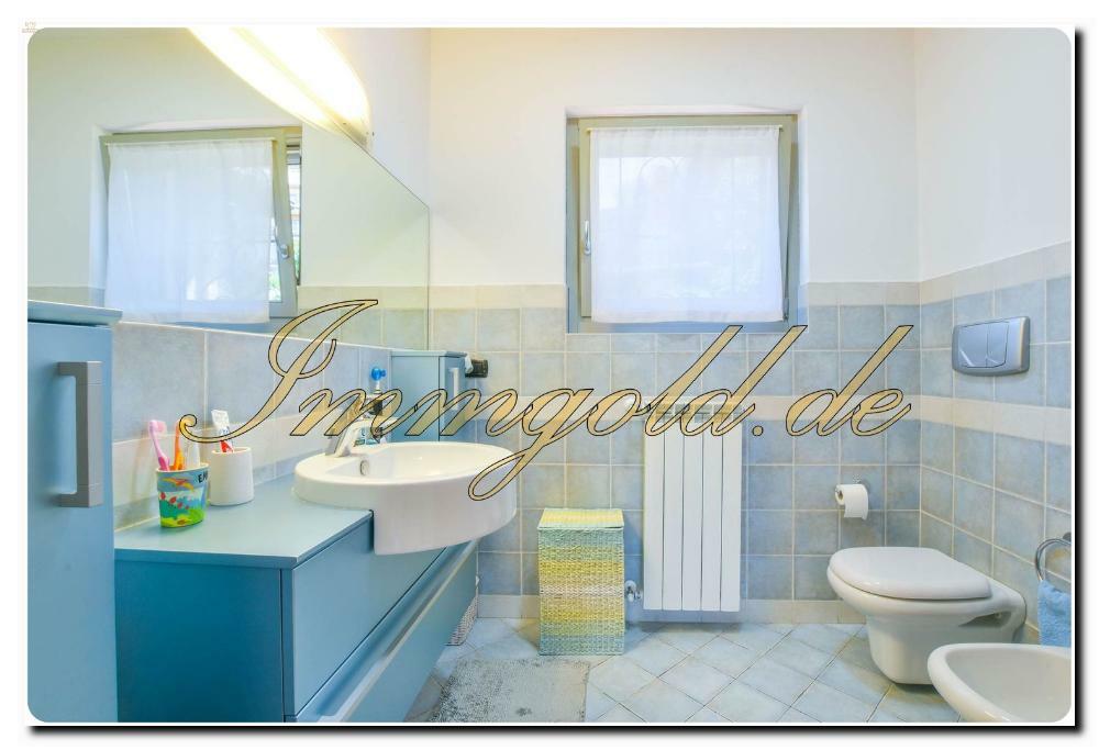 Thumbnail von Immogold Lago Maggiore, attraktive Maisonette in moderner Wohnanlage mit beeindruckendem Seeblick und exklusivem Gemeinschaftspool – ideal für alle, die Komfort, Ruhe und Lebensqualität schätzen.