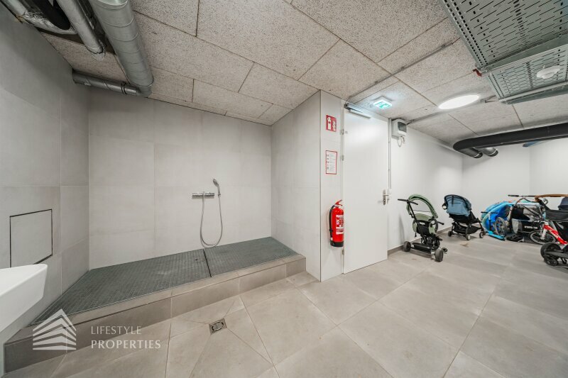 Thumbnail von Wunderschöne 3-Zimmer Wohnung mit Garage und Fitnessraum, Nähe Rudolfinerhaus