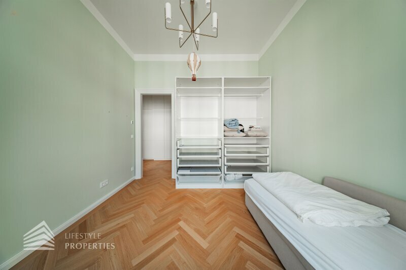 Thumbnail von Wunderschöne 3-Zimmer Wohnung mit Garage und Fitnessraum, Nähe Rudolfinerhaus