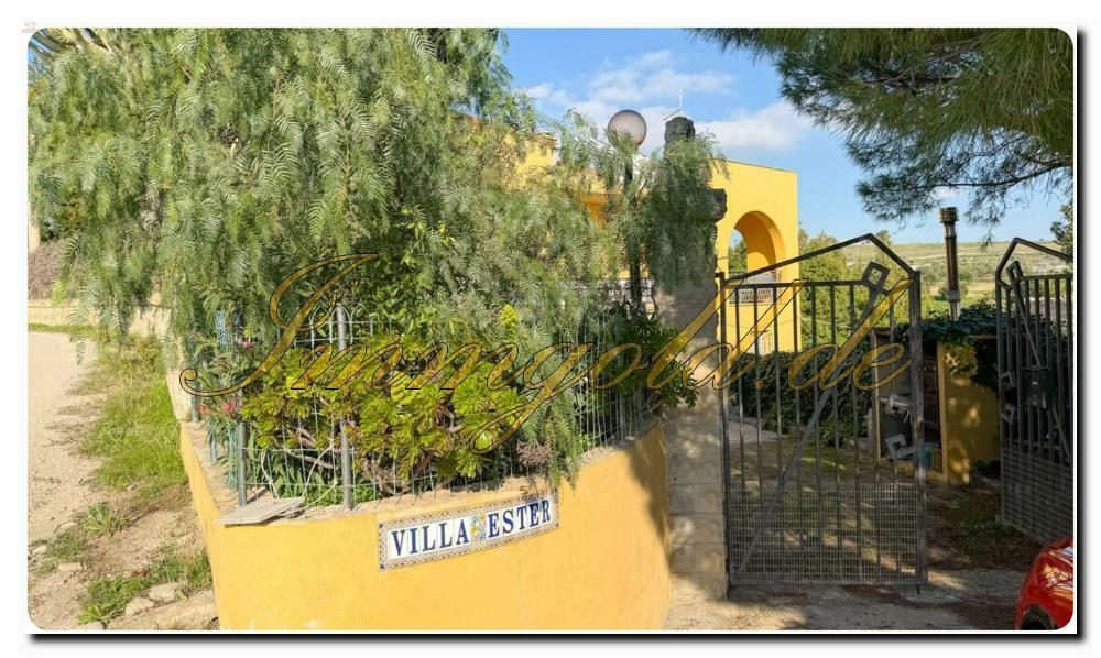 Thumbnail von Immogold Süd- Sizilien großzügige Landvilla auf Sizilien mit sechs Schlafzimmern, zwei Wohneinheiten und Olivenhain in der Nähe vom Tal der Tempel und der Scala dei Turchi.