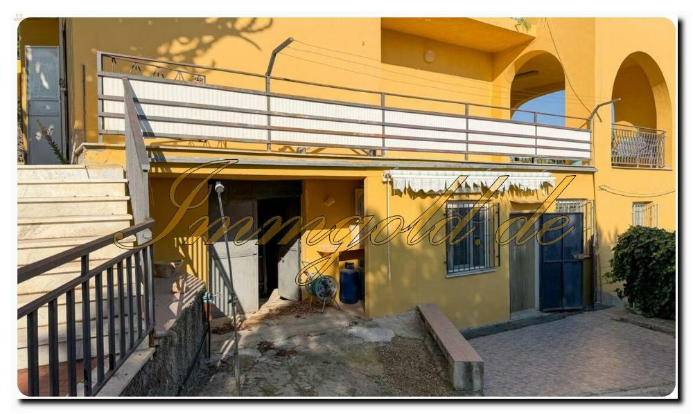 Thumbnail von Immogold Süd- Sizilien großzügige Landvilla auf Sizilien mit sechs Schlafzimmern, zwei Wohneinheiten und Olivenhain in der Nähe vom Tal der Tempel und der Scala dei Turchi.