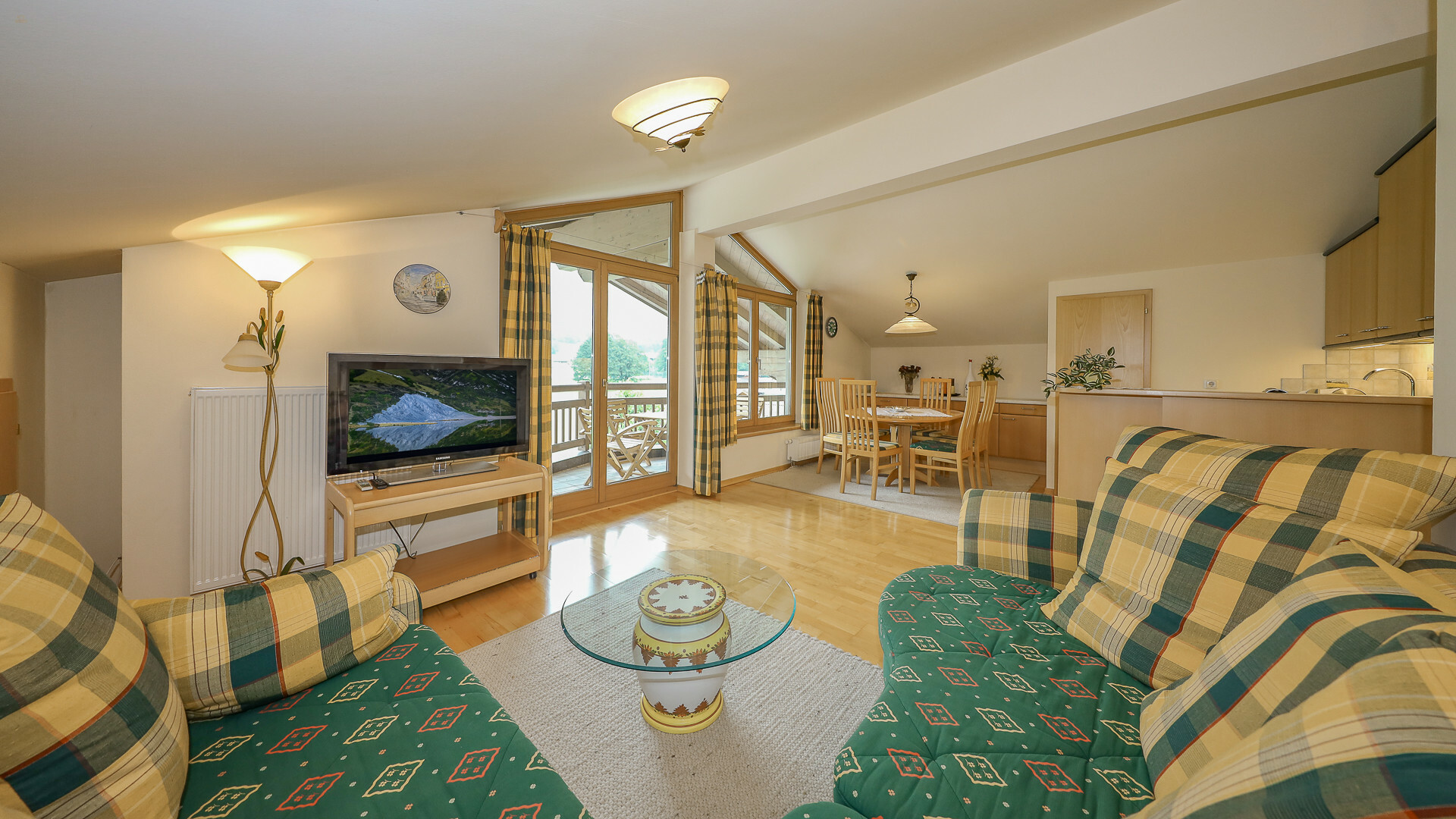 Thumbnail von Dachgeschoss-Apartment mit schönem Ausblick