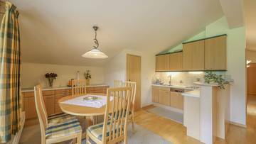 Thumbnail von Dachgeschoss-Apartment mit schönem Ausblick