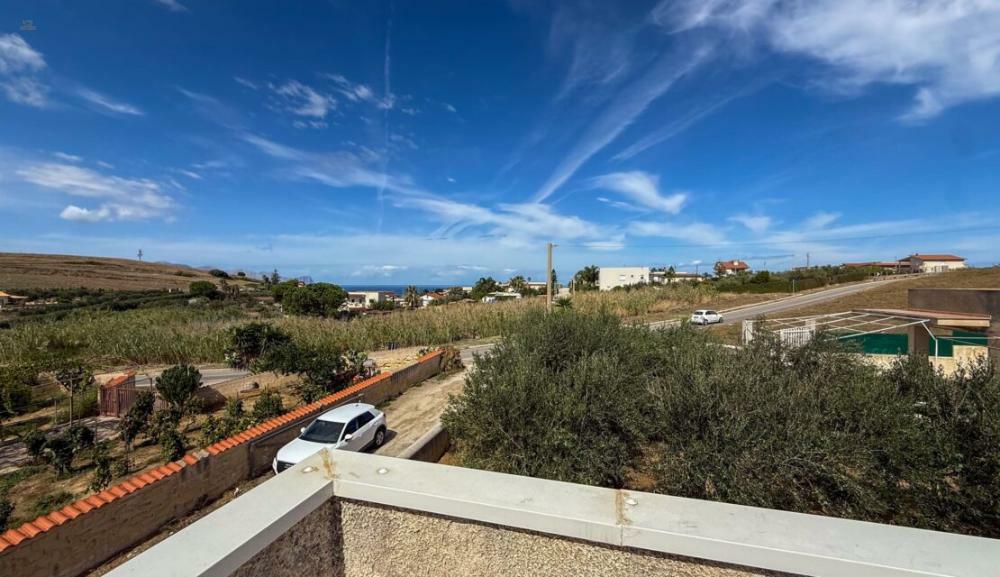 Thumbnail von Aparte Villa nur dreißig Kilometer von der Hauptstadt Palermo, zwei Schlafzimmer, Meerblick, Potenzial einer Traum-Dachterrasse und prima Verkehrsanbindung