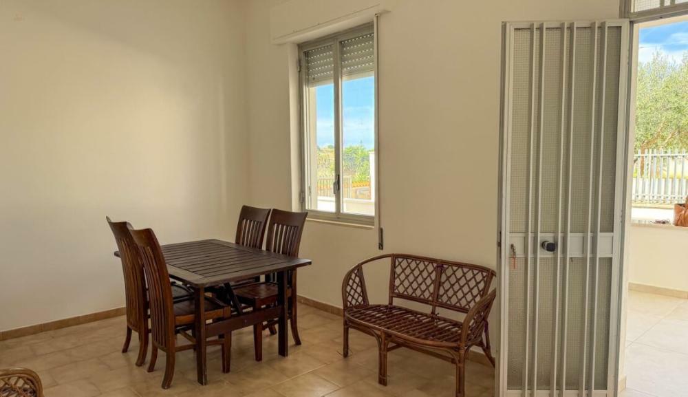 Thumbnail von Aparte Villa nur dreißig Kilometer von der Hauptstadt Palermo, zwei Schlafzimmer, Meerblick, Potenzial einer Traum-Dachterrasse und prima Verkehrsanbindung