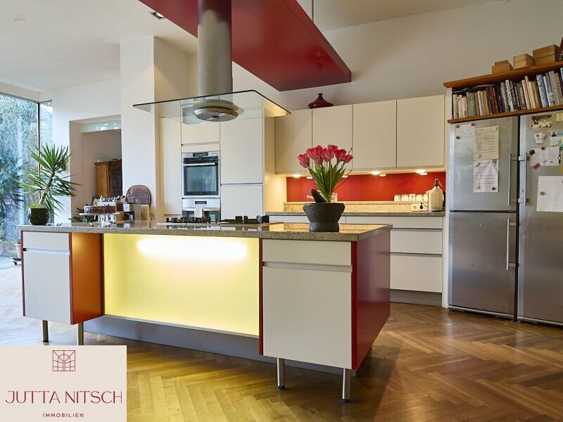 Thumbnail von Modernes Design trifft Altbau - stilvolle Villa mit Schwimmteich und Traumblick - Baden