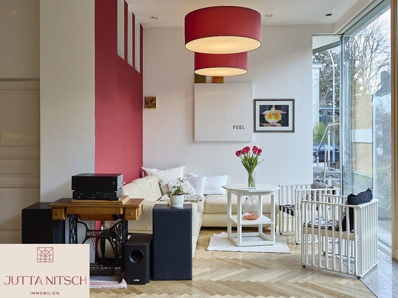 Thumbnail von Modernes Design trifft Altbau - stilvolle Villa mit Schwimmteich und Traumblick - Baden