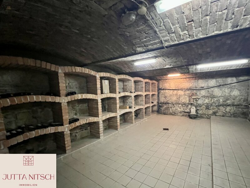 Thumbnail von Modernes Design trifft Altbau - stilvolle Villa mit Schwimmteich und Traumblick - Baden