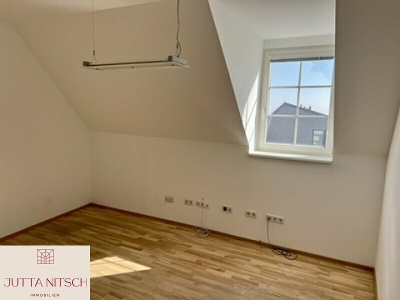 Thumbnail von Schönes Büro/Praxis - Gemeinschaftsbüro/Praxis möglich - Gumpoldskirchen neben Parkplatz