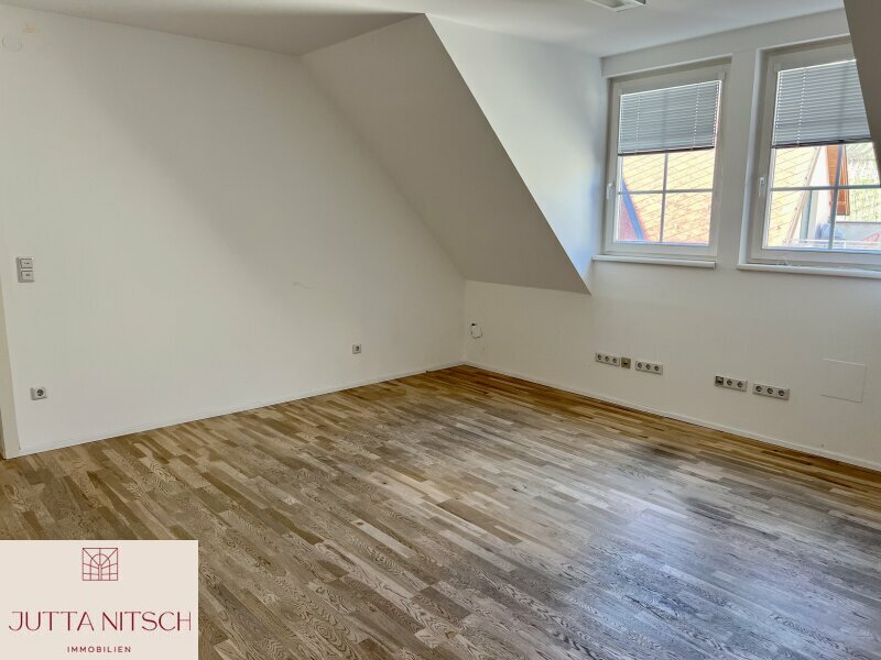 Thumbnail von Schönes Büro/Praxis - Gemeinschaftsbüro/Praxis möglich - Gumpoldskirchen neben Parkplatz