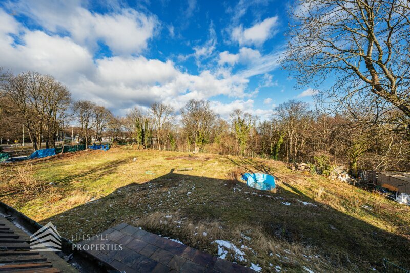 Thumbnail von Exklusives Baugrundstück in einzigartiger Lage mit Einreichplanung!