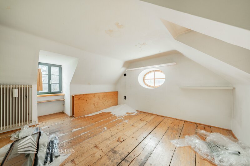 Thumbnail von Exklusives Baugrundstück in einzigartiger Lage mit Einreichplanung!