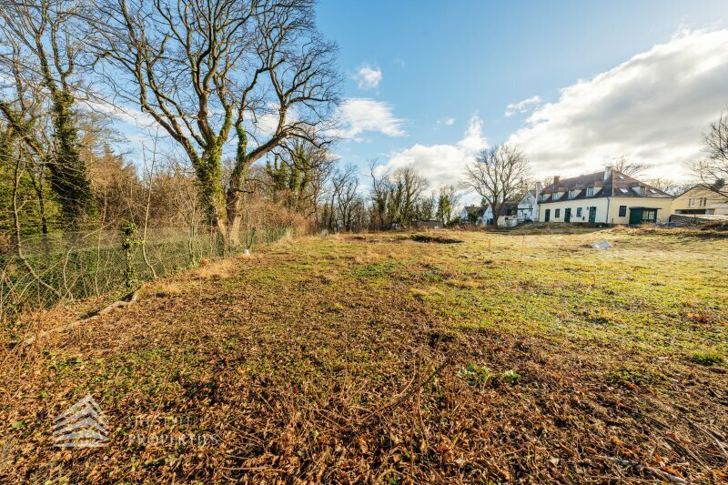 Thumbnail von Exklusives Baugrundstück in einzigartiger Lage mit Einreichplanung!