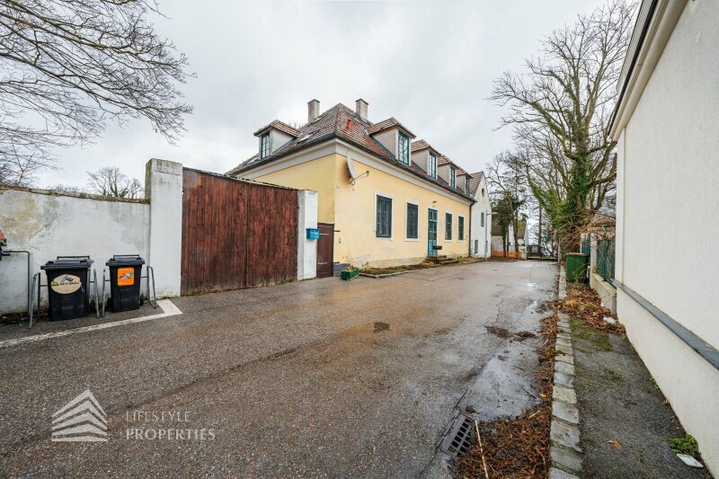 Thumbnail von Exklusives Baugrundstück in einzigartiger Lage mit Einreichplanung!