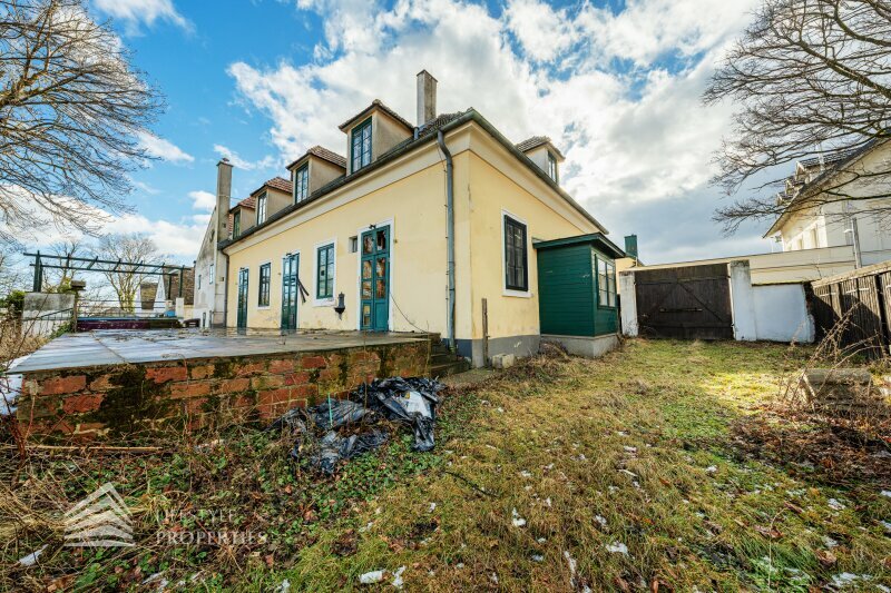 Thumbnail von Exklusives Baugrundstück in einzigartiger Lage mit Einreichplanung!