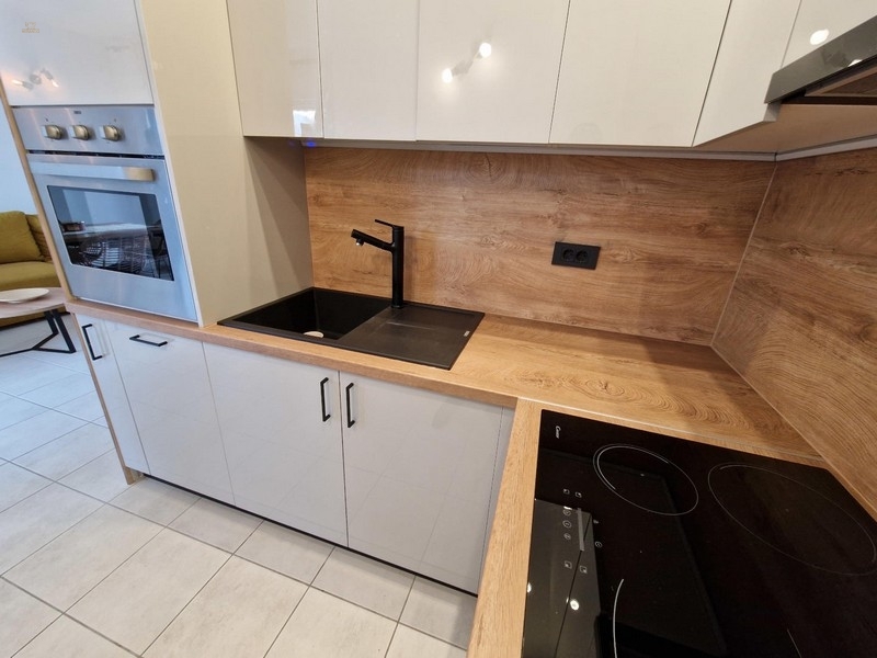 Thumbnail von Wohnung mit moderner Möblierung