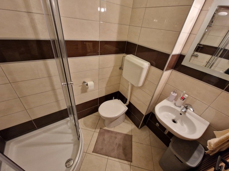 Thumbnail von Wohnung mit moderner Möblierung