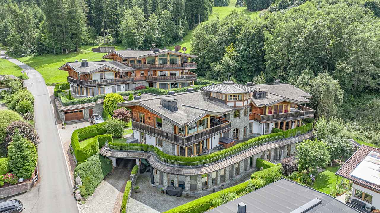 Exklusive Wohnung in luxuriöser Anlage mit Indoorpool