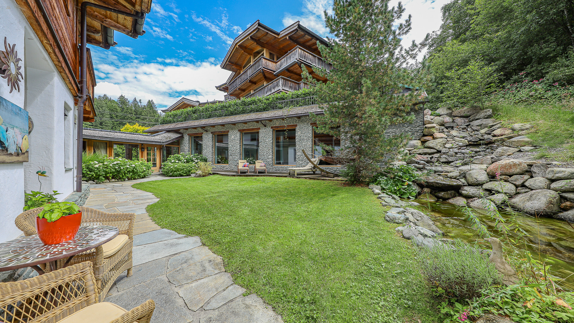 Thumbnail von Exklusive Wohnung in luxuriöser Anlage mit Indoorpool