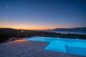 Thumbnail von Mediterranes Anwesen mit Steinhaus, Swimmingpool und großem Grundstück