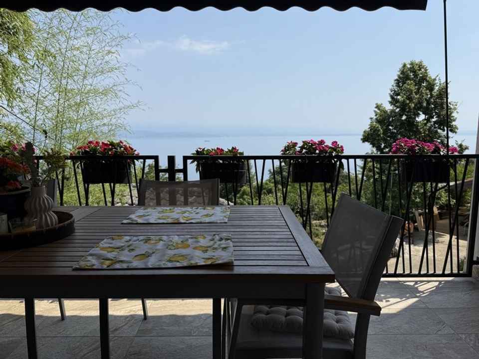 Freistehendes Haus mit Panorama-Meerblick