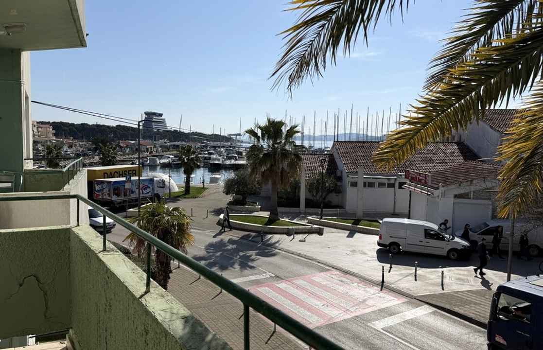 Möblierte Wohnung im Stadtzentrum mit Meerblick