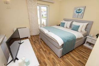 Thumbnail von Apartmenthaus mit 13 Wohneinheiten, Region Split